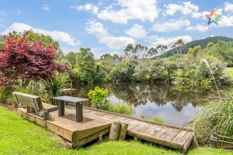 Photo of property in 60 Kakariki Way, Whitemans Valley, Upper Hutt, 5371