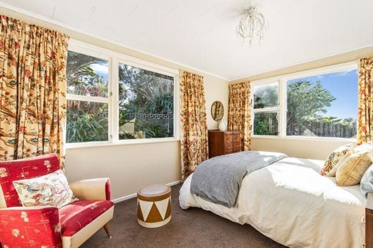 Photo of property in 75 Sidlaw Street, Strathmore Park, Wellington, 6022