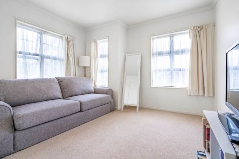 Photo of property in 3a Seacrest Drive, West Harbour, Auckland, 0618