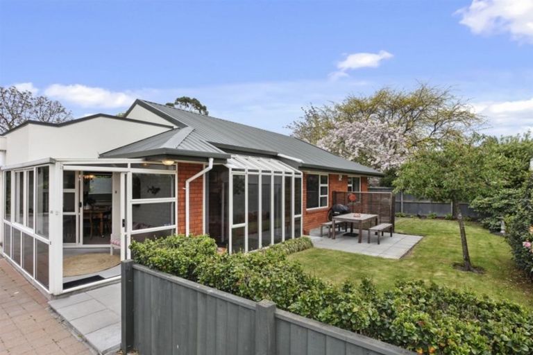 Photo of property in 27a Westburn Terrace, Burnside, Christchurch, 8041