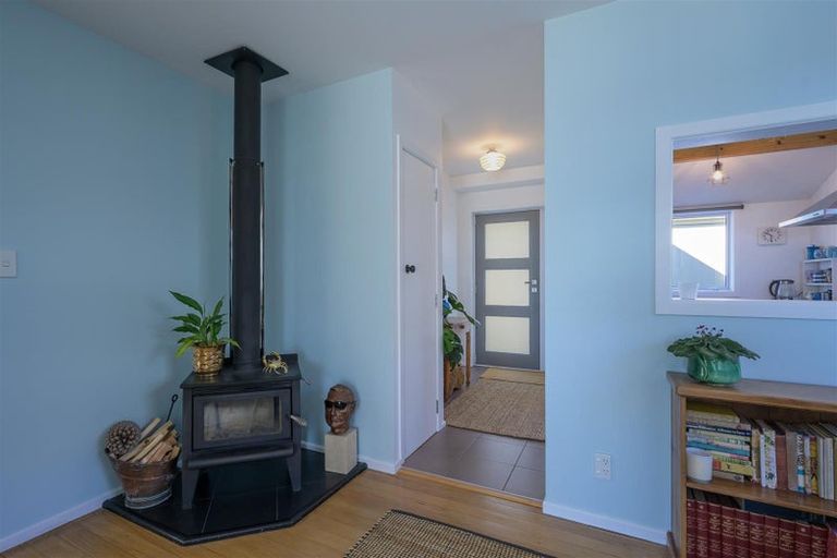 Photo of property in 14 Martin Street, Monaco, Nelson, 7011