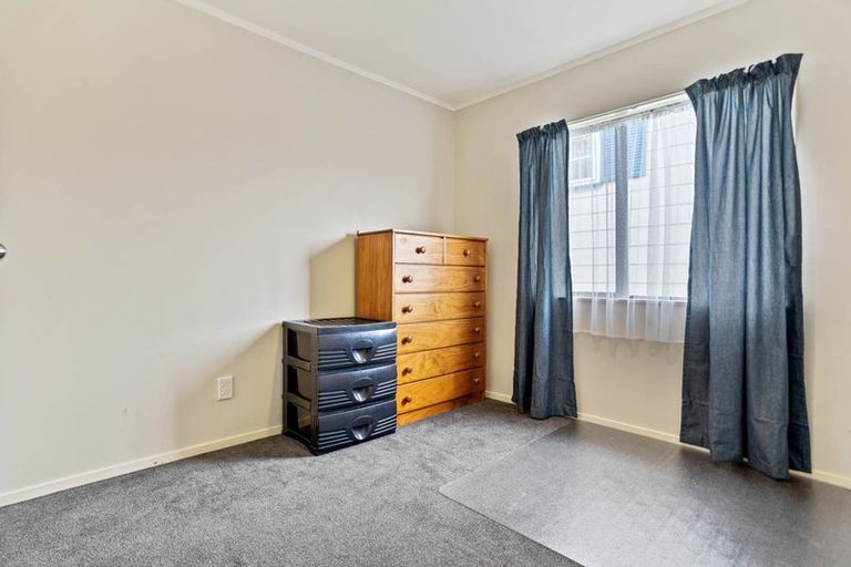 Photo of property in 2/25 Anne Mclean Drive, Bayview, Auckland, 0629