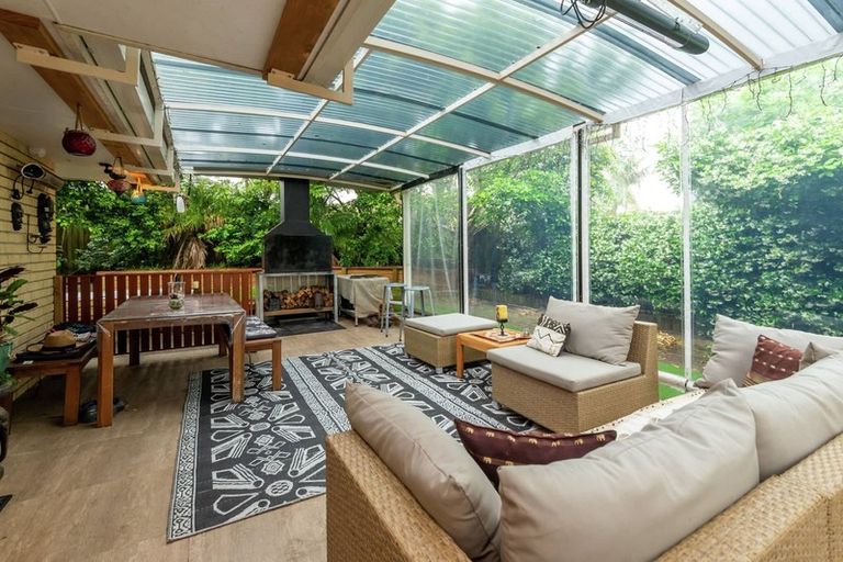 Photo of property in 24 Frank Bunce Grove, Flat Bush, Auckland, 2019