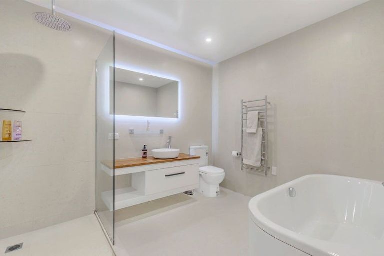 Photo of property in 8 The Track, Plimmerton, Porirua, 5026