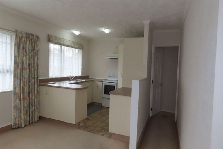 Photo of property in 52 Queen Street West, Levin, 5510