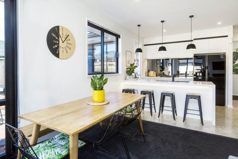 Photo of property in 17 Hopkirk Avenue, Wallaceville, Upper Hutt, 5018