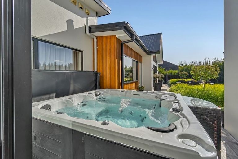 Photo of property in 31 Hinterland Drive, Prebbleton, 7604