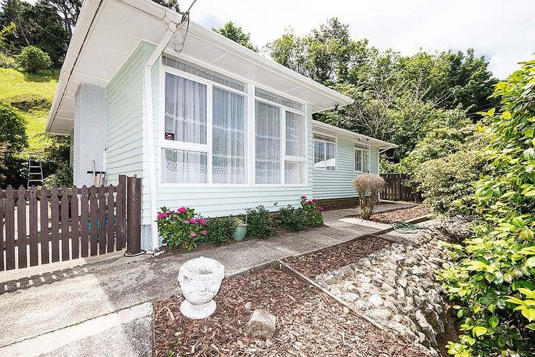 Photo of property in 259 Middleton Road, Glenside, Wellington, 6037