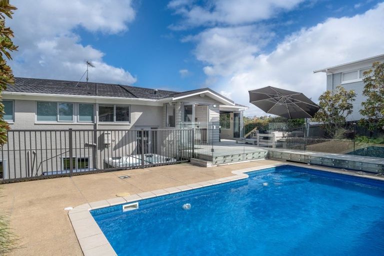 Photo of property in 62 Evelyn Road, Cockle Bay, Auckland, 2014
