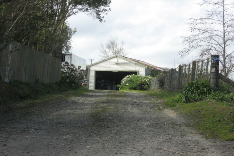 Photo of property in 924 Makerua Road, Tokomaru, Palmerston North, 4474