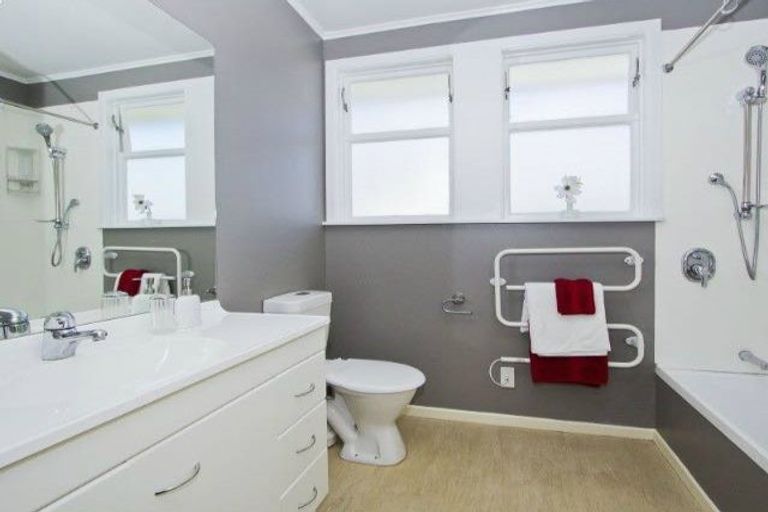 Photo of property in 56c Waiwhetu Road, Waiwhetu, Lower Hutt, 5010