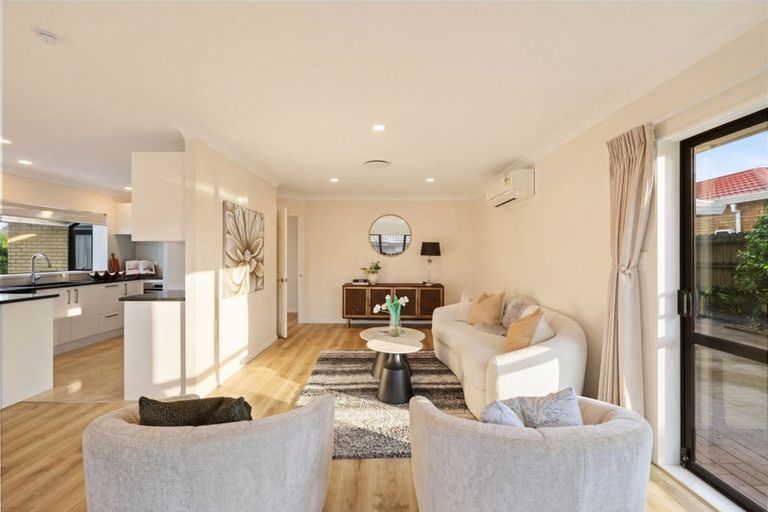 Photo of property in 1/17 Penruddocke Road, Half Moon Bay, Auckland, 2012