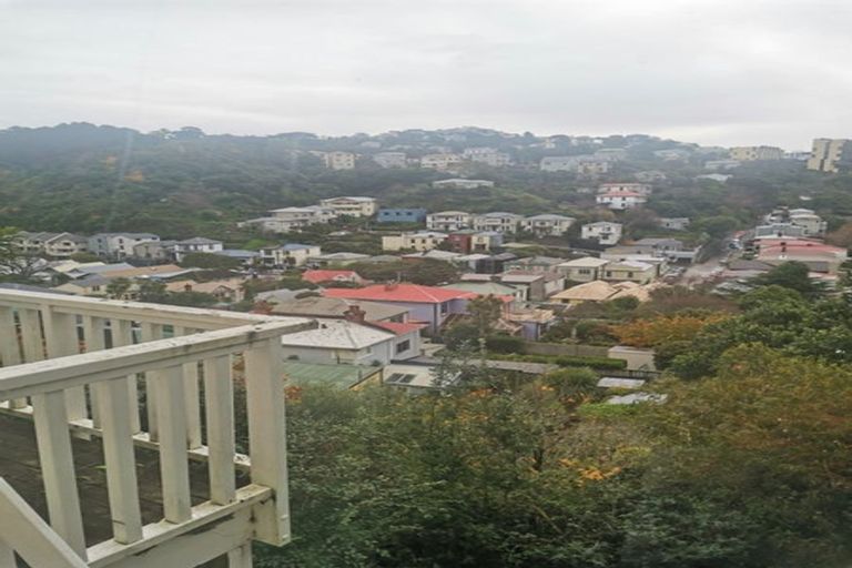 Photo of property in 36 Maarama Crescent, Aro Valley, Wellington, 6021