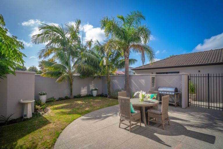 Photo of property in 18 Phoenicia Court, The Gardens, Auckland, 2105