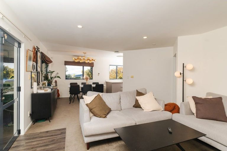 Photo of property in 2/120 Manuka Road, Bayview, Auckland, 0629