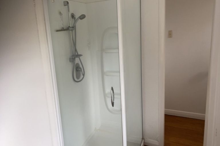 Photo of property in 24 Beverly Place, New Lynn, Auckland, 0600