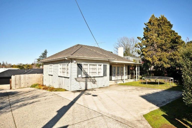 Photo of property in 21 Forest Lake Road, Forest Lake, Hamilton, 3200