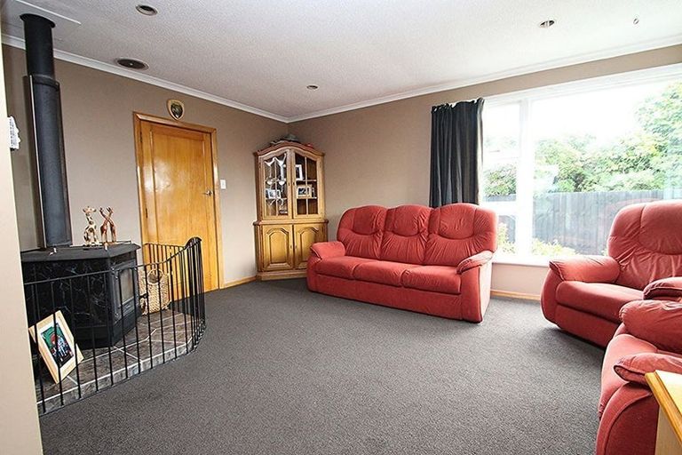 Photo of property in 9 Mappleton Avenue, Burnside, Christchurch, 8053