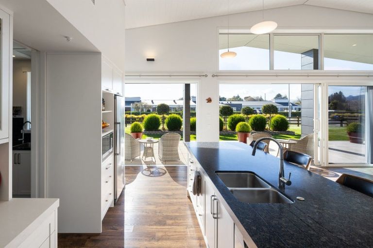 Photo of property in 1 Baxter Michael Crescent, Cambridge, 3434