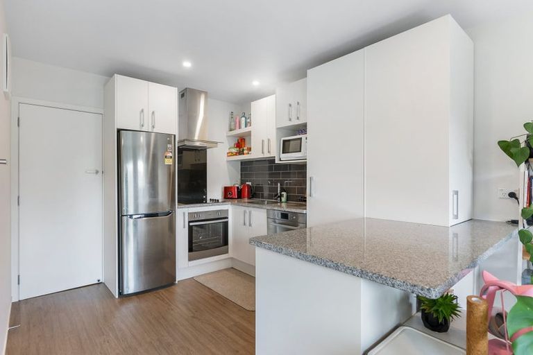 Photo of property in 30 Chartwell Avenue, Glenfield, Auckland, 0629