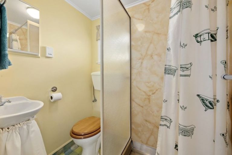 Photo of property in 31 Dowling Grove, Silverstream, Upper Hutt, 5019