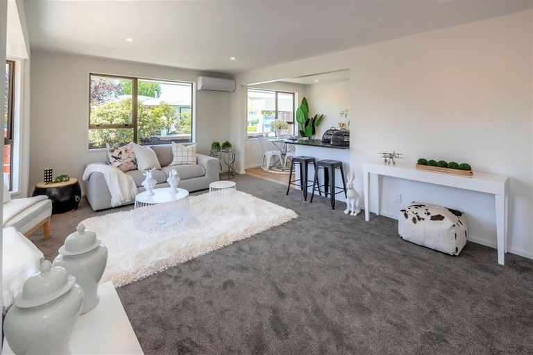 Photo of property in 1/450a Harewood Road, Harewood, Christchurch, 8051