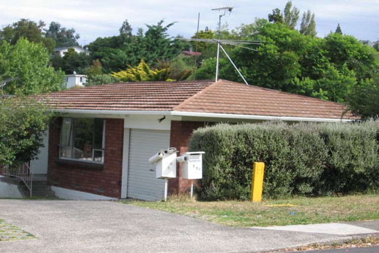 Photo of property in 2/11 Tallington Crescent, Torbay, Auckland, 0630