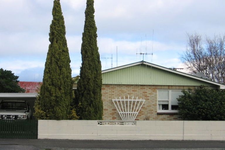 Photo of property in 142 Featherston Street, Palmerston North, 4410