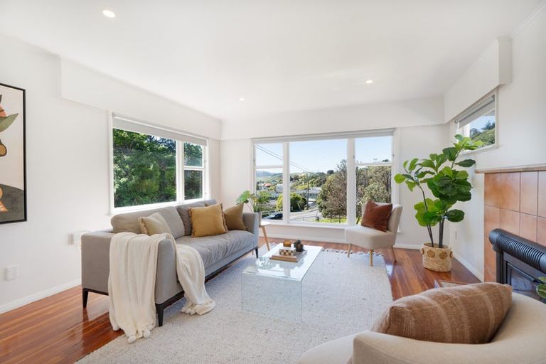 Photo of property in 64 Helston Road, Paparangi, Wellington, 6037