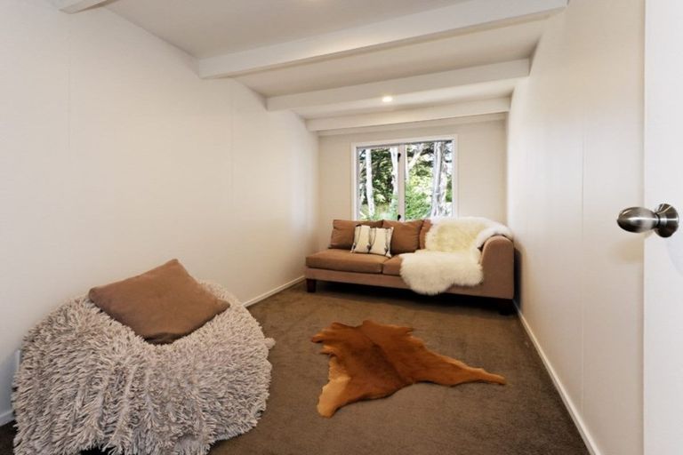 Photo of property in 1/93 Hobsonville Road, West Harbour, Auckland, 0618