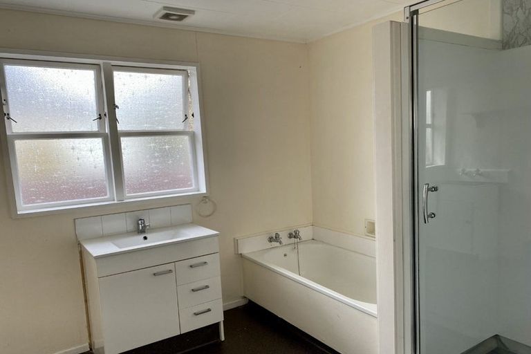 Photo of property in 3c Porutu Street, Fairfield, Lower Hutt, 5011