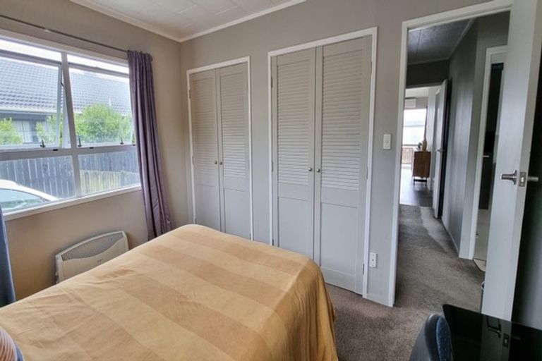 Photo of property in 17 Barbados Drive, Unsworth Heights, Auckland, 0632