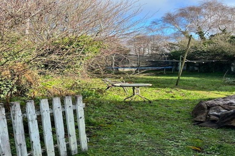 Photo of property in 2/23 Pitcairn Crescent, Bryndwr, Christchurch, 8053