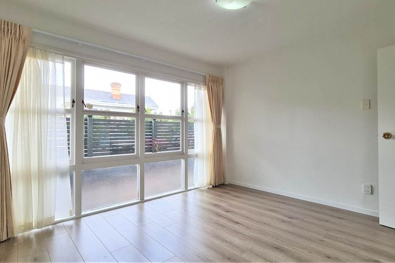 Photo of property in 5/11 Tawera Road, Greenlane, Auckland, 1051