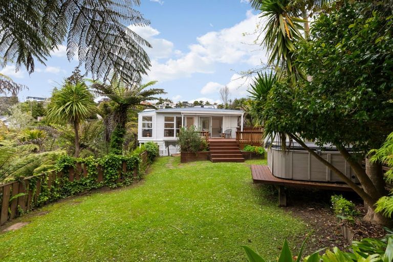 Photo of property in 29 Hebron Road, Waiake, Auckland, 0630