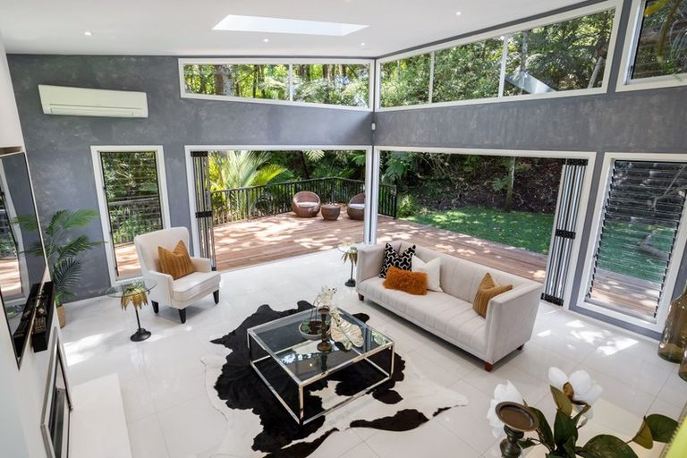 Photo of property in 18 Kereru Grove, Greenhithe, Auckland, 0632