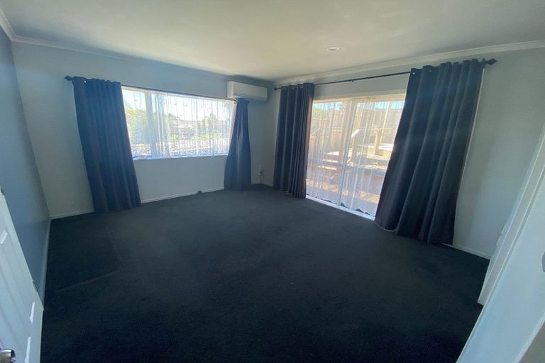 Photo of property in 29 Chadlington Avenue, Henderson, Auckland, 0612