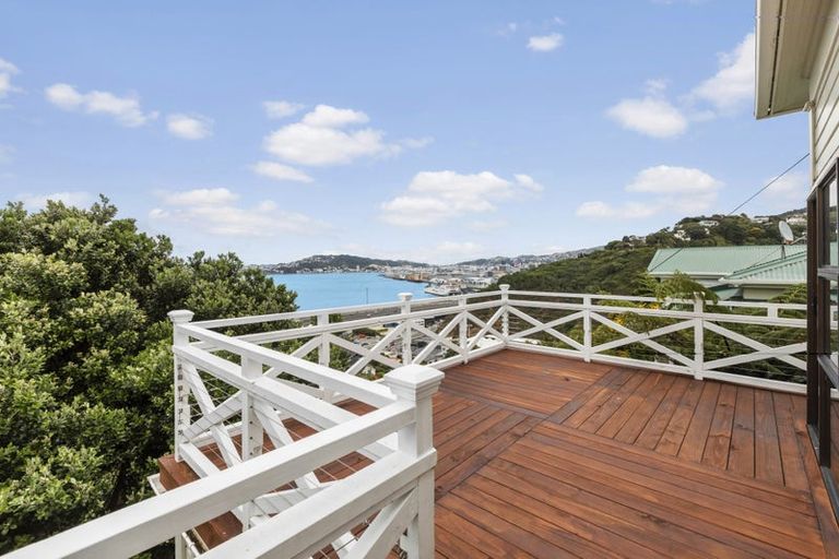 Photo of property in 31 Winchester Street, Kaiwharawhara, Wellington, 6035
