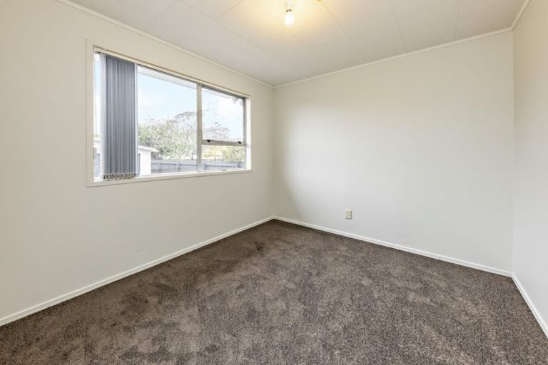 Photo of property in 438 Roscommon Road, Clendon Park, Auckland, 2103