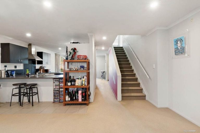 Photo of property in 27 The Track, Takanini, 2112