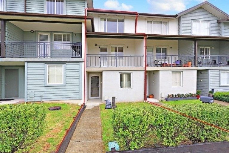 Photo of property in 48 Haven Drive, East Tamaki, Auckland, 2013