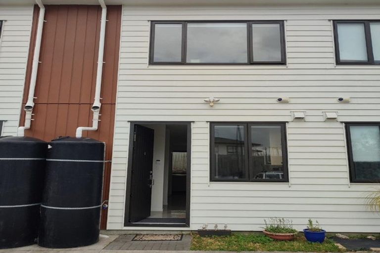 Photo of property in 9/1 Sylvan Crescent, Te Atatu South, Auckland, 0610