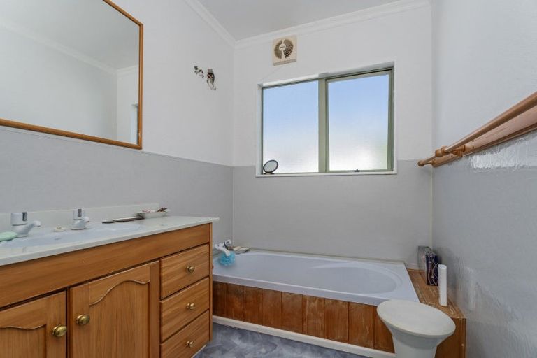 Photo of property in 42 Banks Street, Cooks Beach, Whitianga, 3591