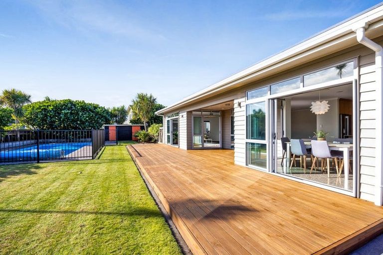 Photo of property in 9a Dolphin Parade, Bell Block, New Plymouth, 4312