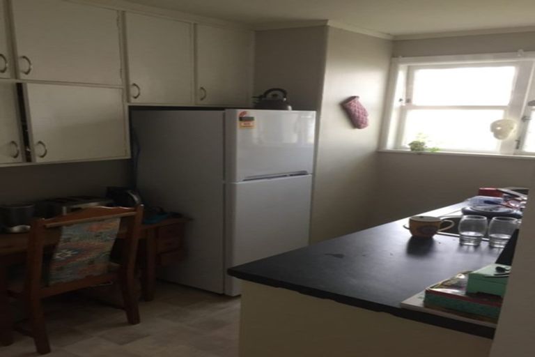 Photo of property in 19 Hania Street, Mount Victoria, Wellington, 6011