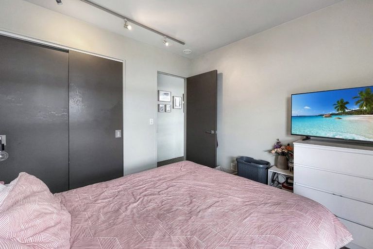 Photo of property in Revolucion Apartments, 305e/28 Torrens Terrace, Mount Cook, Wellington, 6011