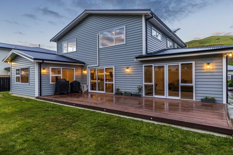 Photo of property in 33 Rochdale Drive, Churton Park, Wellington, 6037