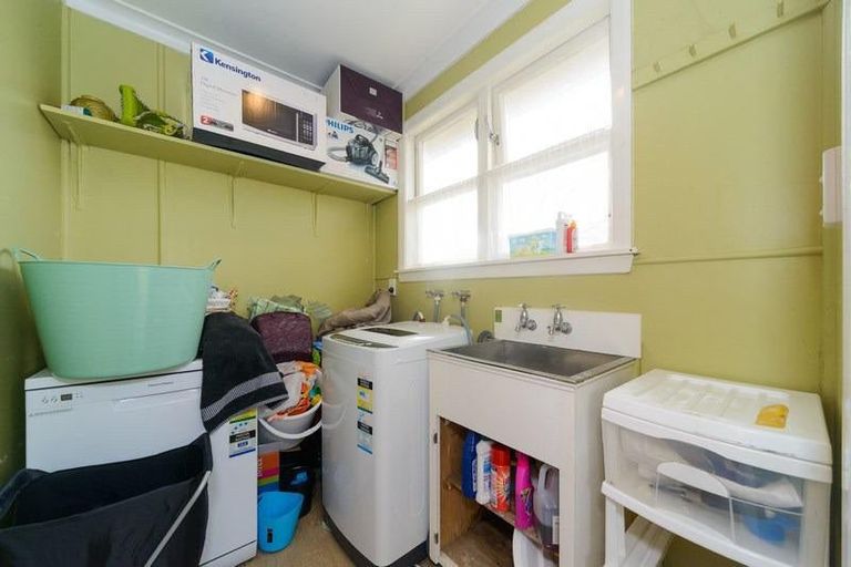 Photo of property in 5 Maxwells Line, Awapuni, Palmerston North, 4412