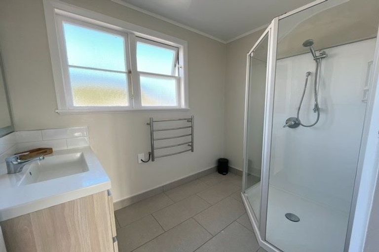 Photo of property in 1/126 Waiwhetu Road, Waterloo, Lower Hutt, 5011