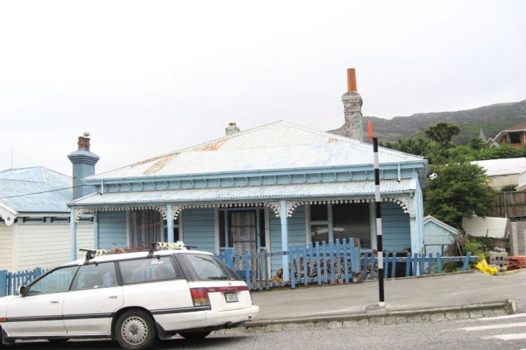 Photo of property in 33 Oxford Street, Lyttelton, 8082